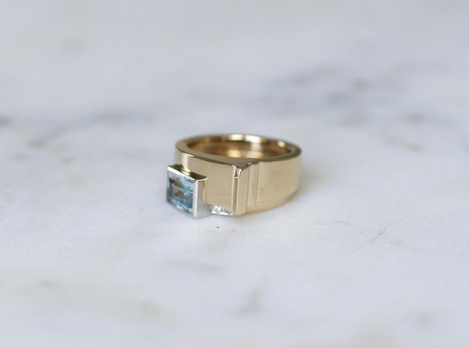 Bague 53 Bague Tank Art déco en or jaune, platine, aigue-marine et diamants 58 Facettes