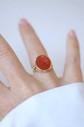 Bague 53.5 Bague ancienne intaille en or jaune et cornaline 58 Facettes