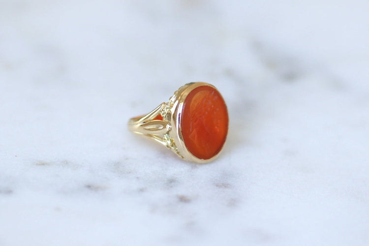 Bague 53.5 Bague ancienne intaille en or jaune et cornaline 58 Facettes