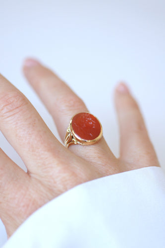 Bague 53.5 Bague ancienne intaille en or jaune et cornaline 58 Facettes