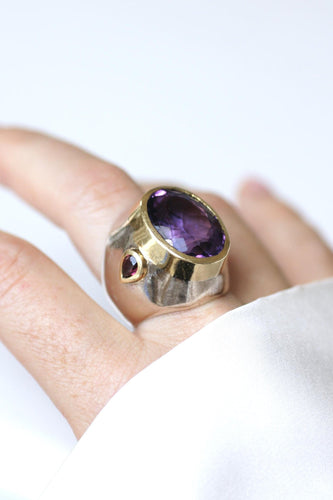 Bague 58 Bague chevalière en or jaune, argent, améthyste et tourmalines roses 58 Facettes
