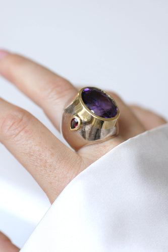 Bague 58 Bague chevalière en or jaune, argent, améthyste et tourmalines roses 58 Facettes