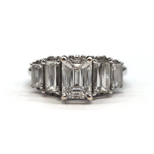 Bague 48 Bague en or blanc 18K et diamants 58 Facettes D/260528