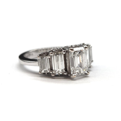 Bague 48 Bague en or blanc 18K et diamants 58 Facettes D/260528
