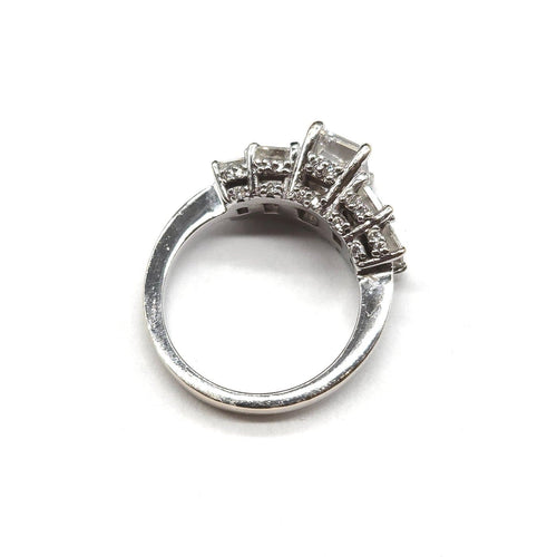 Bague 48 Bague en or blanc 18K et diamants 58 Facettes D/260528