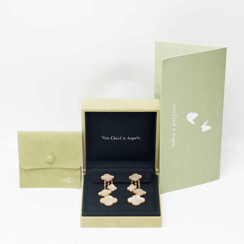 Van Cleef & Arpels Magic Alhambra - Boucles d’oreilles en or jaune et nacre 58 Facettes