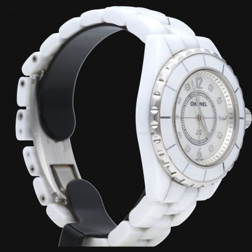 Montre Chanel J12 - Montre 33 mm en céramique et diamants 58 Facettes MT46965