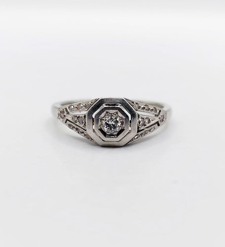 Bague 52.5 Bague chevalière Art déco en or blanc, platine et diamants 58 Facettes A07388