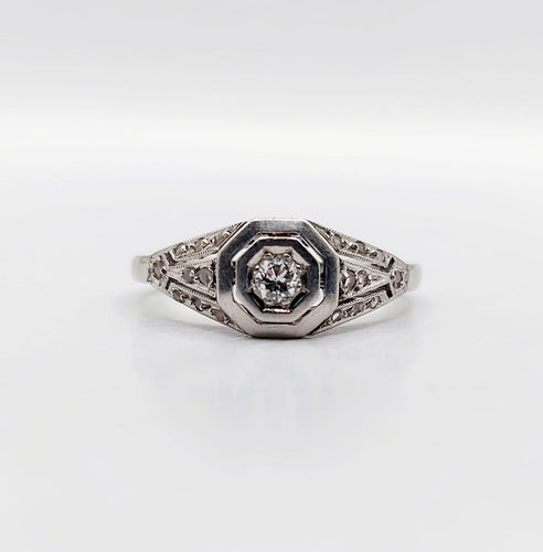 Bague 52.5 Bague chevalière Art déco en or blanc, platine et diamants 58 Facettes A07388
