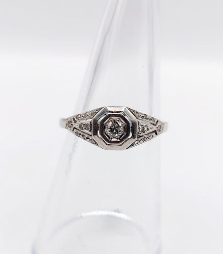 Bague 52.5 Bague chevalière Art déco en or blanc, platine et diamants 58 Facettes A07388