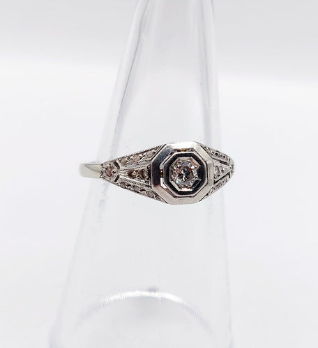 Bague 52.5 Bague chevalière Art déco en or blanc, platine et diamants 58 Facettes A07388