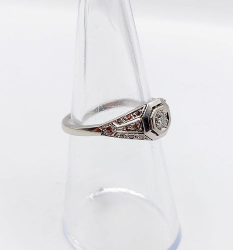 Bague 52.5 Bague chevalière Art déco en or blanc, platine et diamants 58 Facettes A07388