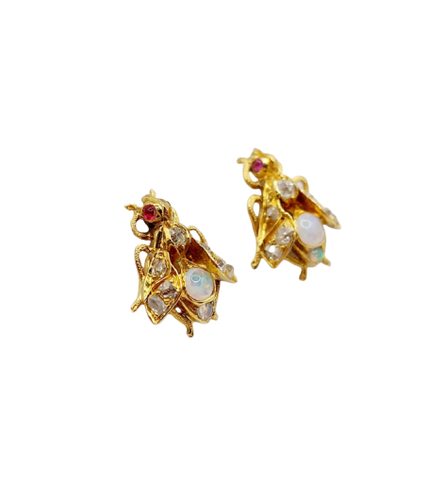 Puces d'oreilles victoriennes abeilles en or 18k, diamants, opales et rubis