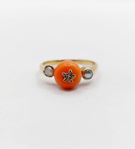Bague 52 Bague antique en or 18K, corail, diamant et perles 58 Facettes A07393