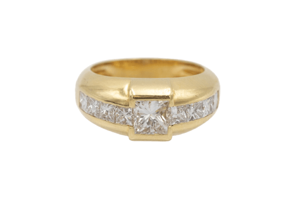 Bague 50.5 Bague chevalière en or jaune 18 carats et diamants princesse 58 Facettes 12387