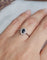 Bague 53 Bague marguerite en or blanc, saphir et diamants 58 Facettes 742