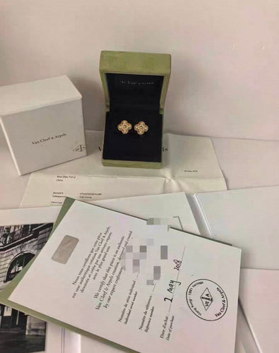 Boucles d'oreilles Van Cleef & Arpels Vintage Alhambra - Boucles d'oreilles en or jaune et diamants 58 Facettes jnci78