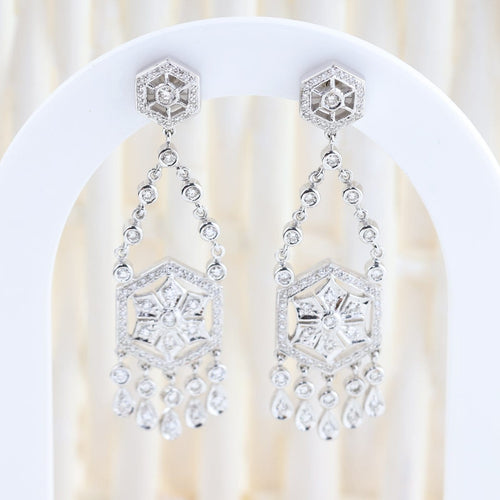 Boucles d'oreilles Boucles d'oreilles chandelier en or blanc 18K et diamants 1,31 ct 58 Facettes D-66609