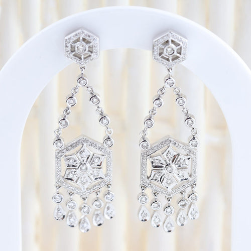 Boucles d'oreilles Boucles d'oreilles chandelier en or blanc 18K et diamants 1,31 ct 58 Facettes D-66609