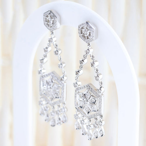 Boucles d'oreilles Boucles d'oreilles chandelier en or blanc 18K et diamants 1,31 ct 58 Facettes D-66609