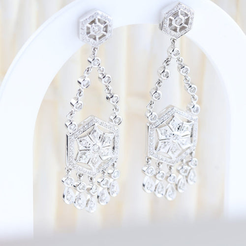 Boucles d'oreilles Boucles d'oreilles chandelier en or blanc 18K et diamants 1,31 ct 58 Facettes D-66609