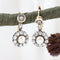 Boucles d'oreilles Boucles d'oreilles anciennes en or jaune et blanc 18K, diamants et perles 58 Facettes D-66610