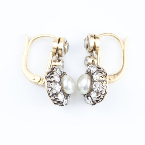 Boucles d'oreilles Boucles d'oreilles anciennes en or jaune et blanc 18K, diamants et perles 58 Facettes D-66610