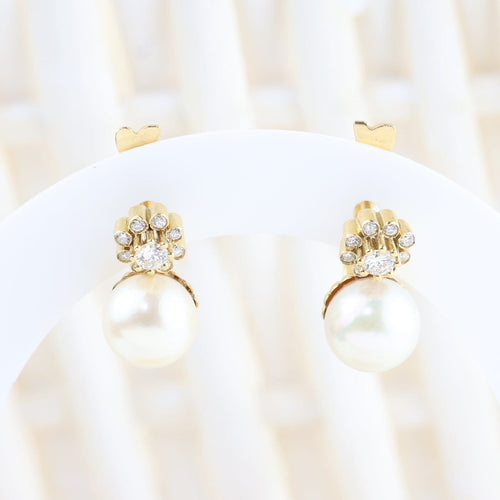 Boucles d'oreilles Boucles d'oreilles en or jaune 18K, perles de culture et diamants 58 Facettes 1B-T