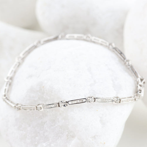 Bracelet Bracelet en or blanc 18K et diamants 1,06 ct 58 Facettes 1BNN