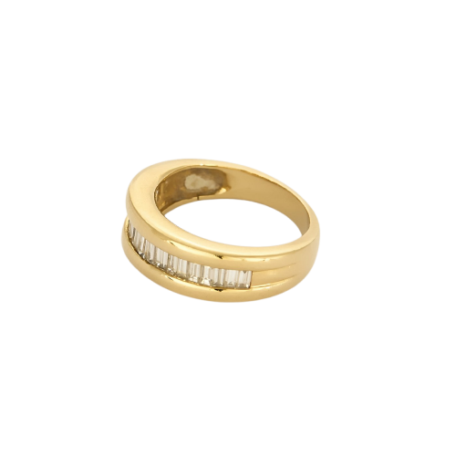 Alliance en or jaune et diamants baguette