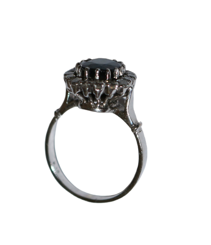 Bague marguerite en or blanc, saphir et diamants