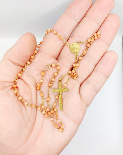 Collier Chapelet antique - Collier en or 18k, corail, médaille et croix 58 Facettes A07012