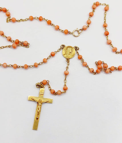 Collier Chapelet antique - Collier en or 18k, corail, médaille et croix 58 Facettes A07012