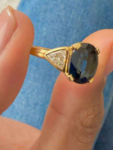 Bague 53 Bague en or jaune, saphir et diamants 58 Facettes atya