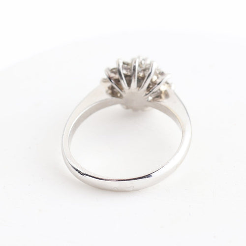 Bague 54 Bague marguerite en or blanc 18K et diamants 58 Facettes D-66599