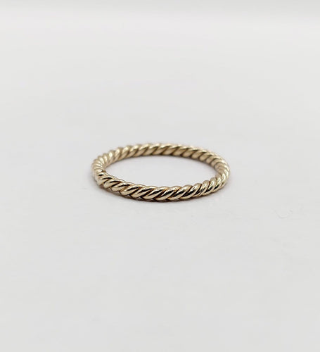 Bague 47 Bague alliance vintage torsadée en or blanc 18k 58 Facettes A06696