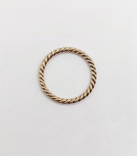 Bague 47 Bague alliance vintage torsadée en or blanc 18k 58 Facettes A06696