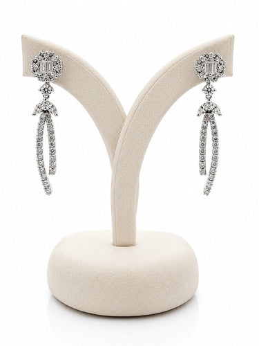 Boucles d'oreilles Boucles d’oreilles fleurs en or blanc et diamants 58 Facettes Fl