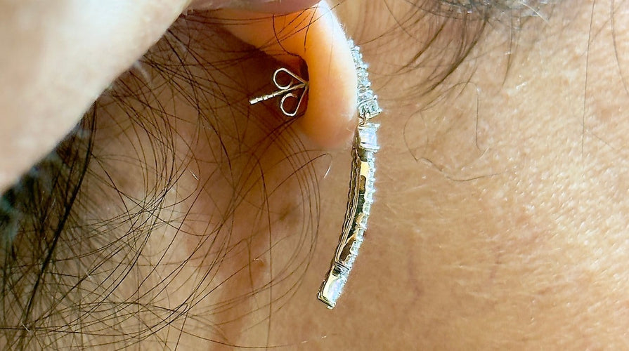 Boucles d'oreilles Boucles d’oreilles fleurs en or blanc et diamants 58 Facettes Fl