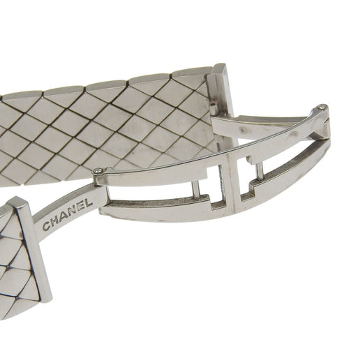 Montre Chanel Matelassé - Montre quartz en acier inoxydable 58 Facettes c5hijqg0ig