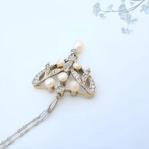 Collier Art Nouveau - Collier en or 18K, perles fines et diamants 58 Facettes AA 1745