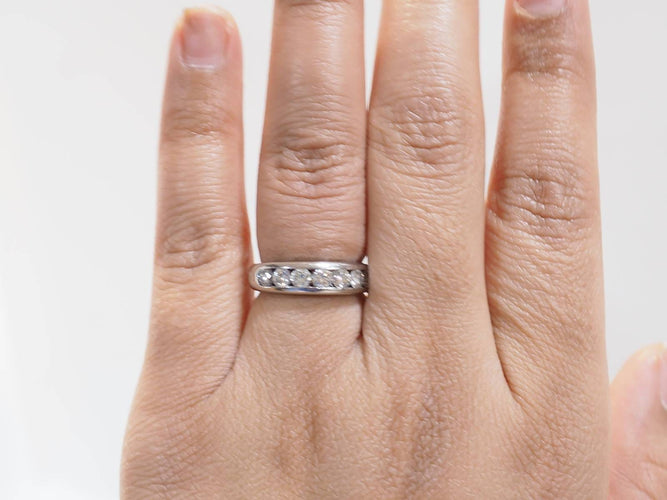Bague 52.5 Demi-alliance - Bague en or blanc et diamants 58 Facettes 33105