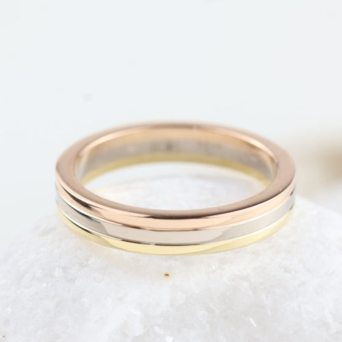 Bague 51 Cartier Trinity - Bague en or 18K trois couleurs 58 Facettes P