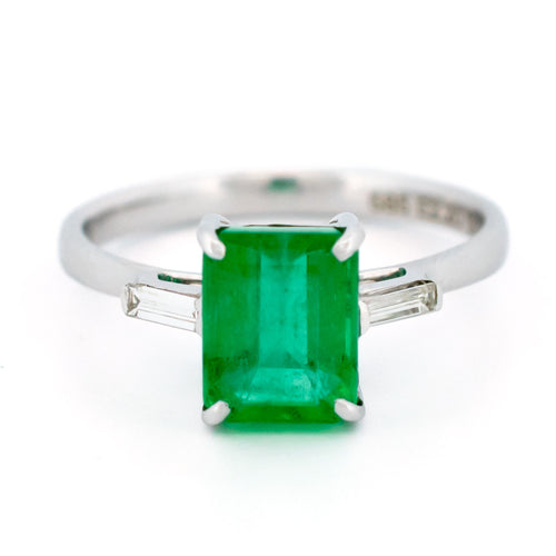 Bague 52.5 Bague solitaire en or blanc 14K, émeraude et diamants baguette 58 Facettes 9456581619514AB0AA9CA930A9609758