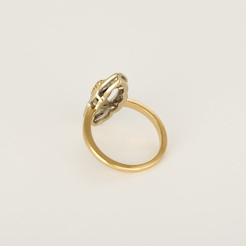 Bague 47 Bague marquise ancienne en or jaune, or blanc, diamants et saphir 58 Facettes Bgmarquisesaphir