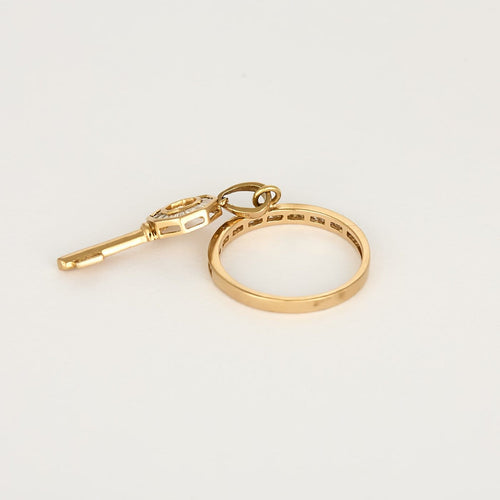 Bague 49.5 Bague motif clé en or rose et diamants baguette 58 Facettes Bgclé