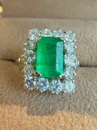 Bague 50 Bague Pompadour en or blanc, émeraude et diamants 58 Facettes é'é