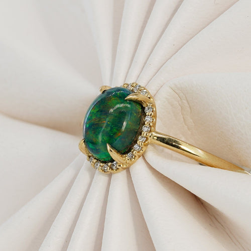 Bague 54 Bague en or jaune 14K, opale noire naturelle et diamants 58 Facettes R003