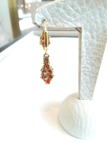 Boucles d'oreilles Boucles d'oreilles girandoles en or jaune et grenats 58 Facettes BO  001
