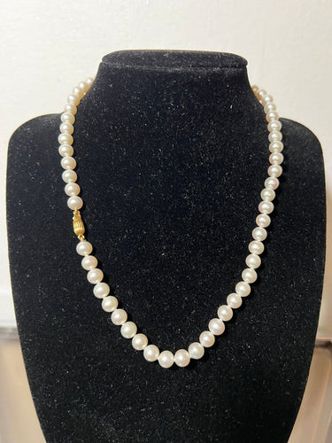 Collier Collier choker en or 750 et perles de culture blanches 58 Facettes 933